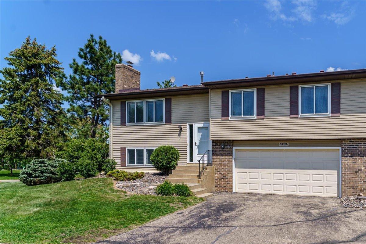 10326 Balsam Lane, Eden Prairie, Minnesota image 1