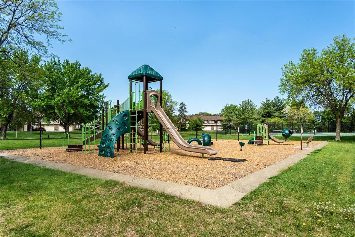 10326 Balsam Lane, Eden Prairie, Minnesota image 30