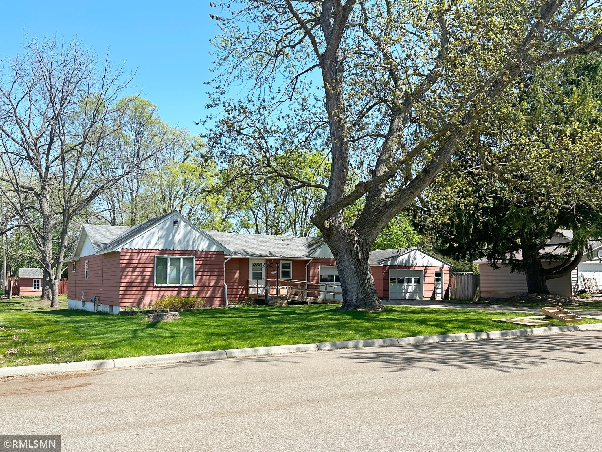 425 Cherry Avenue, Annandale, Minnesota image 20