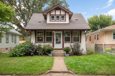 Homes For Sale - 4404 33rd Avenue<br/> Minneapolis, MN 55406