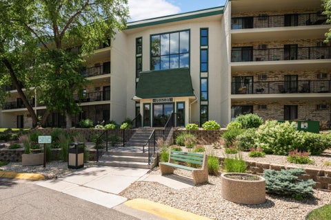 Condo For Sale - 10501 Cedar Lake Road<br/> Hopkins, MN 55305