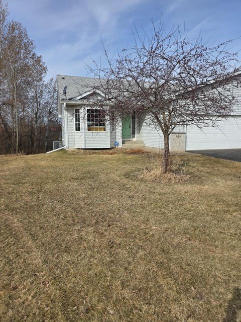 Townhouse For Sale - 820 Shady Ridge Lane<br/> Isanti County, Braham, MN 55006