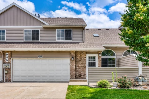 Townhouse For Sale - 945 106th Lane<br/> Minneapolis, MN 55433