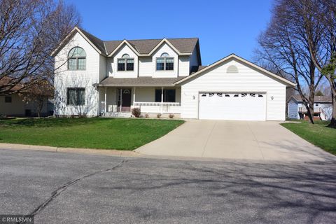 Homes For Sale - 201 Douglas Drive<br/> Glencoe, MN 55336