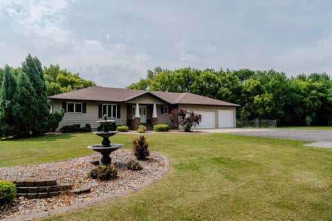 Homes For Sale - 6409 County Road 17<br/> Horace, ND 58047