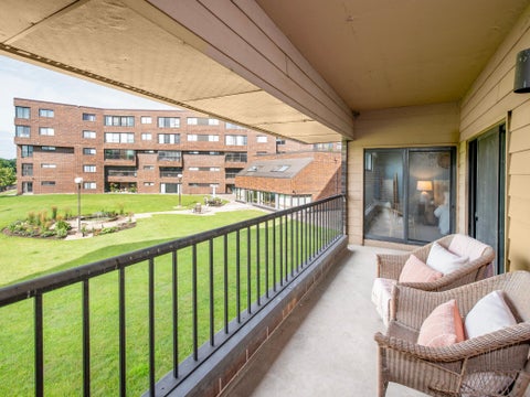 Condo For Sale - 2265 Youngman Avenue<br/> Ramsey County, Saint Paul, MN 55116