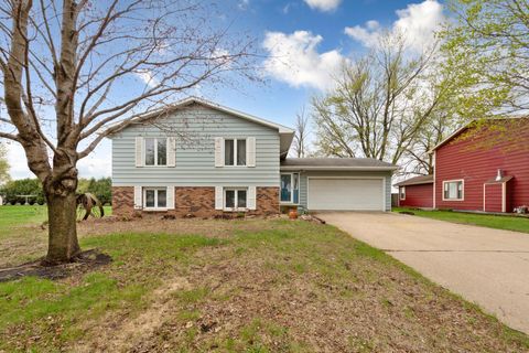 Homes For Sale - 168 10th Street<br/> Faribault County, Wells, MN 56097