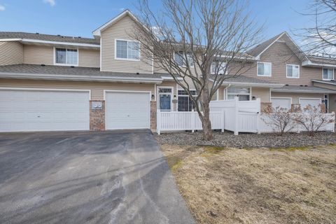 Townhouse For Sale - 17878 Cobblestone Way<br/> Eden Prairie, MN 55347
