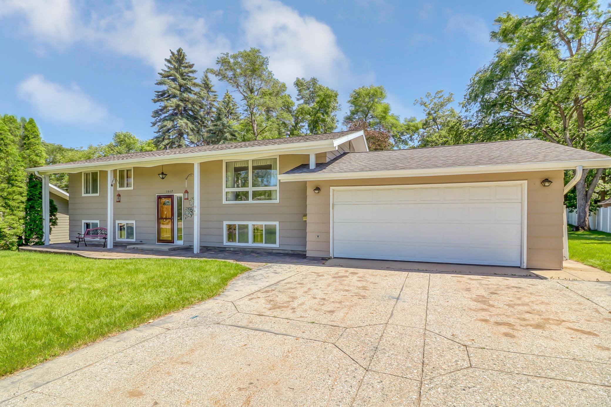1017 Oak Grove Avenue, Detroit Lakes, Minnesota image 3