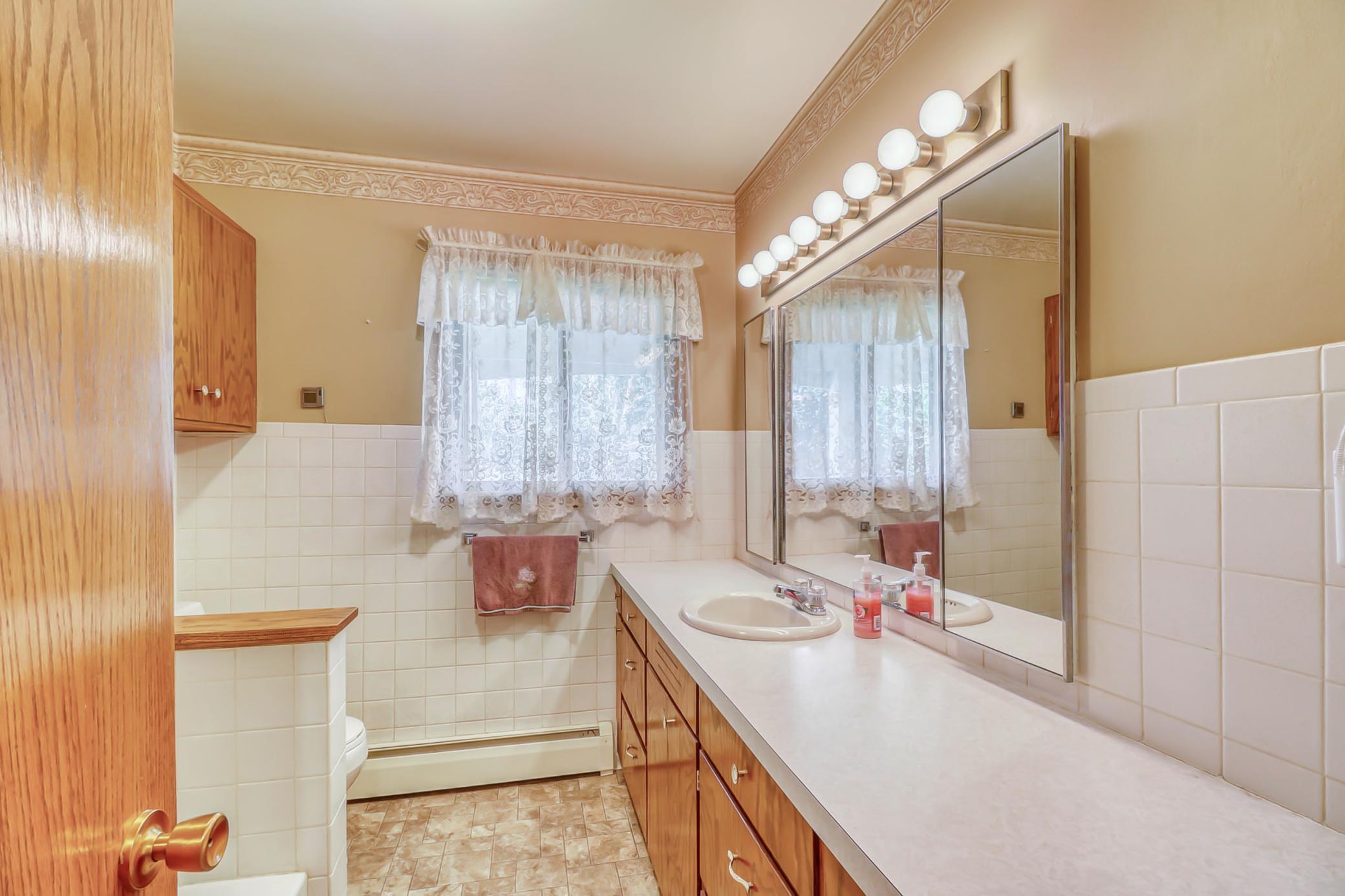 1017 Oak Grove Avenue, Detroit Lakes, Minnesota image 17
