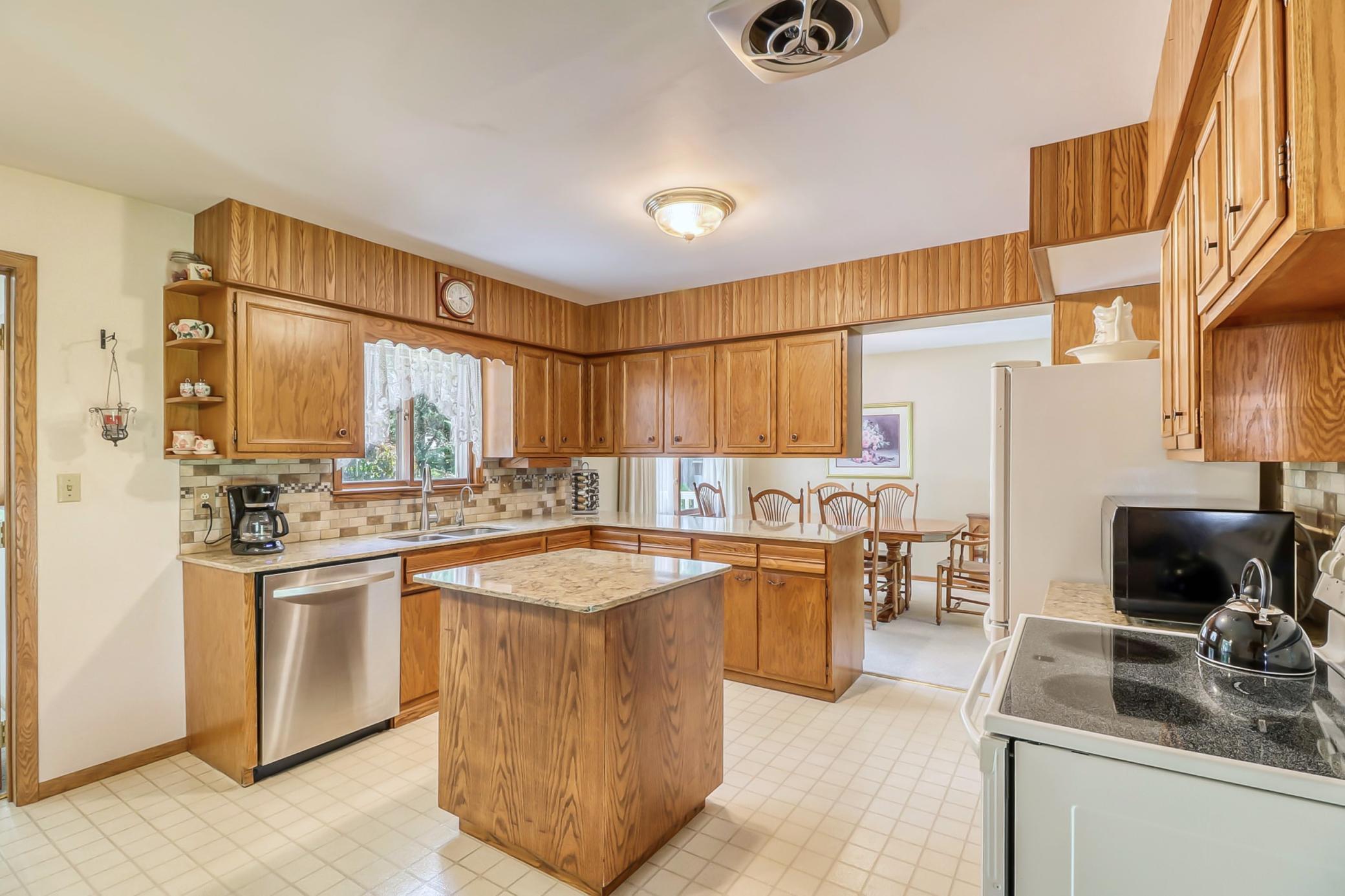1017 Oak Grove Avenue, Detroit Lakes, Minnesota image 10