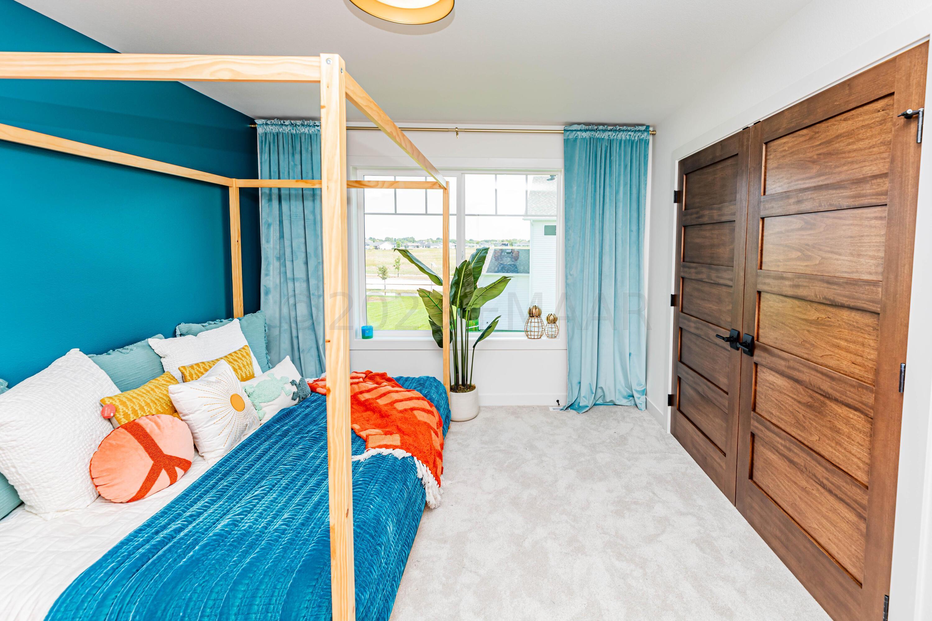 West Fargo, North Dakota 58078, United States, 5 Bedrooms Bedrooms, ,3 BathroomsBathrooms,Residential,Pending,60062