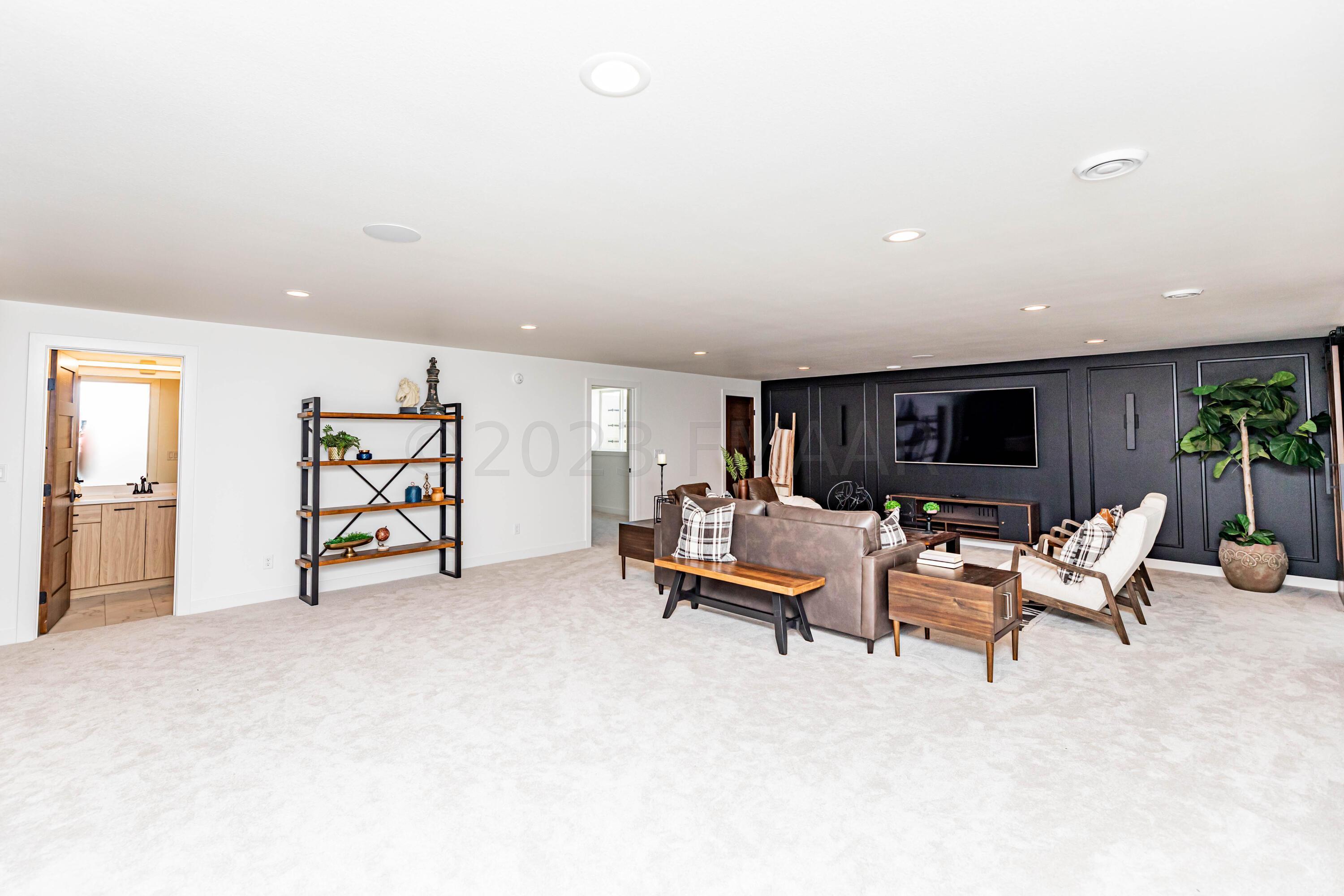 West Fargo, North Dakota 58078, United States, 5 Bedrooms Bedrooms, ,3 BathroomsBathrooms,Residential,Pending,60062