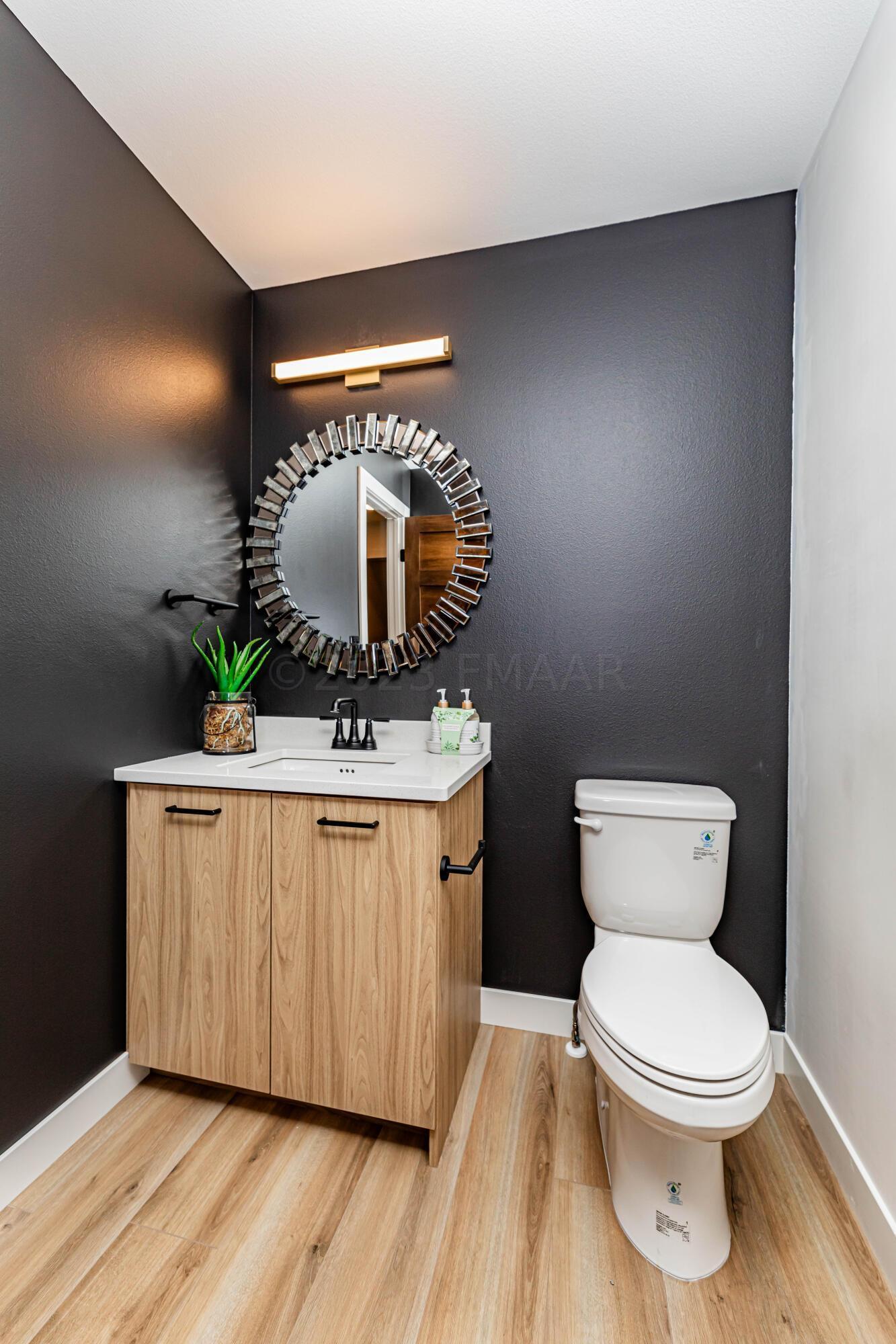 West Fargo, North Dakota 58078, United States, 5 Bedrooms Bedrooms, ,3 BathroomsBathrooms,Residential,Pending,60062