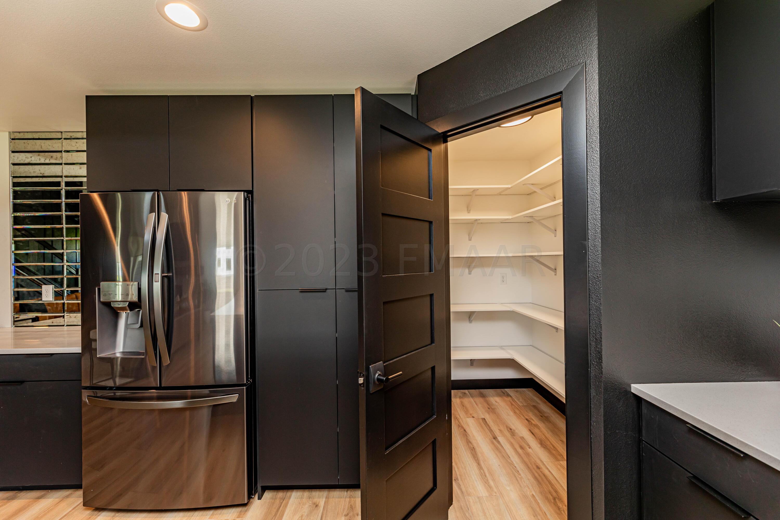 West Fargo, North Dakota 58078, United States, 5 Bedrooms Bedrooms, ,3 BathroomsBathrooms,Residential,Pending,60062