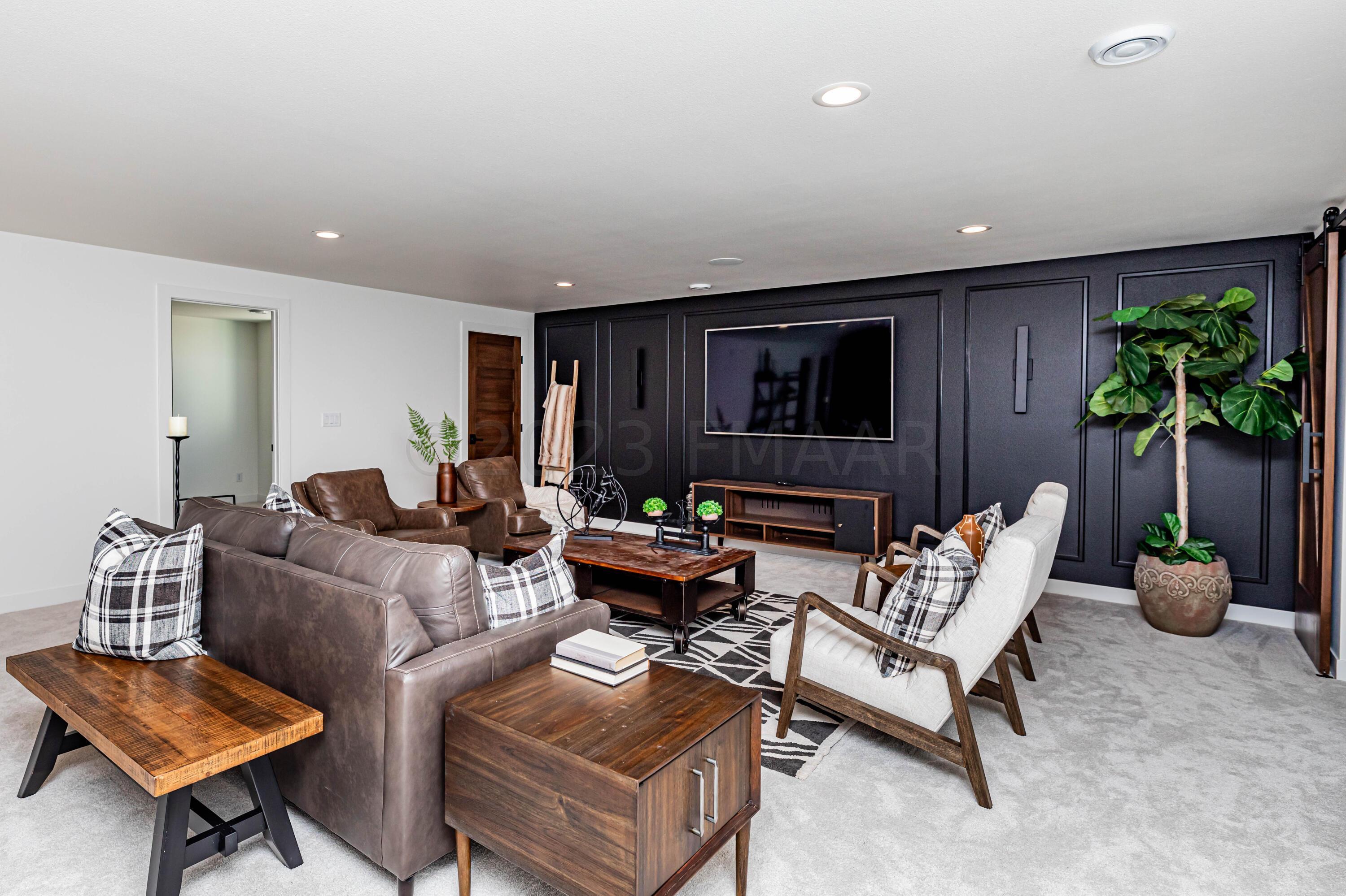 West Fargo, North Dakota 58078, United States, 5 Bedrooms Bedrooms, ,3 BathroomsBathrooms,Residential,Pending,60062