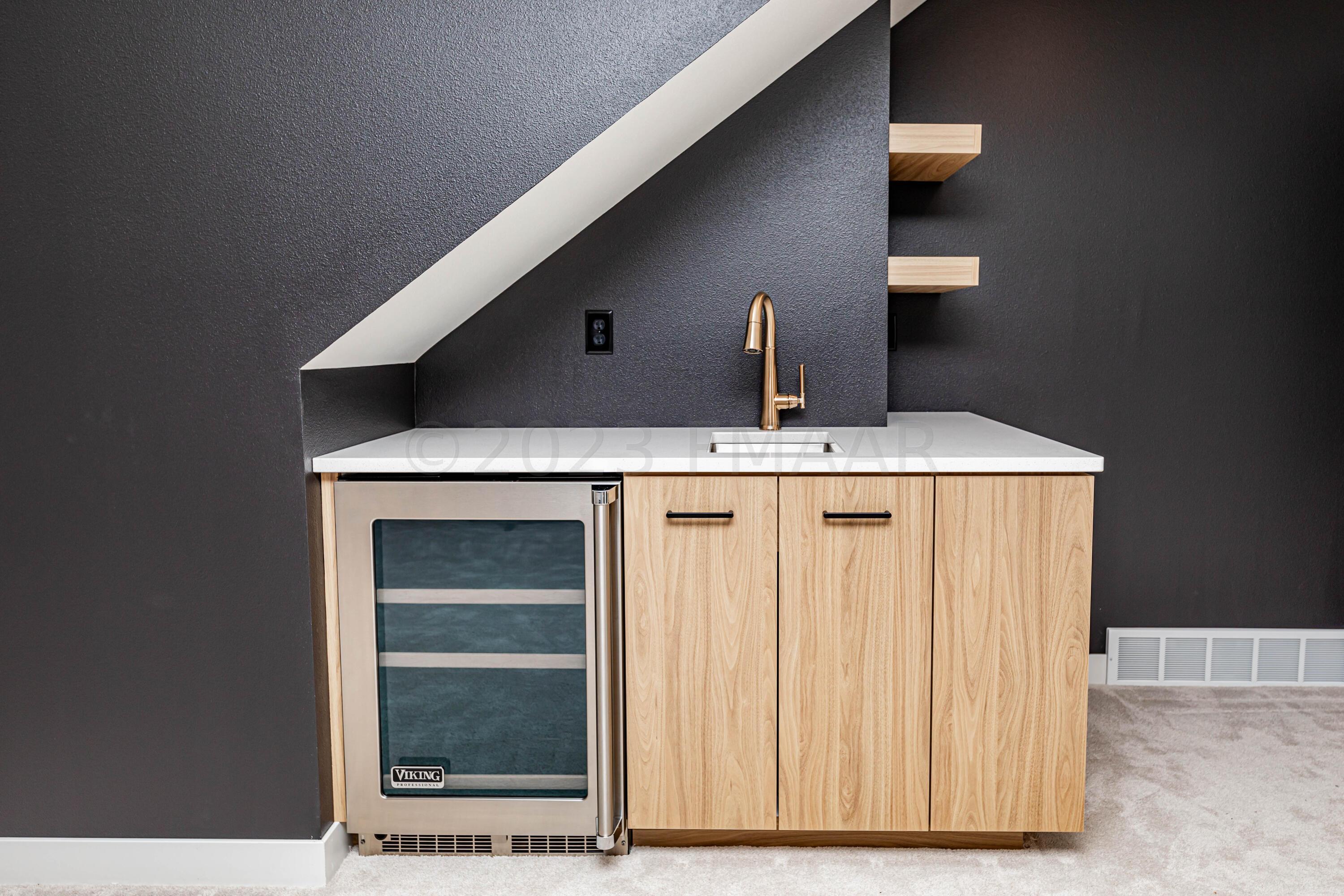 West Fargo, North Dakota 58078, United States, 5 Bedrooms Bedrooms, ,3 BathroomsBathrooms,Residential,Pending,60062