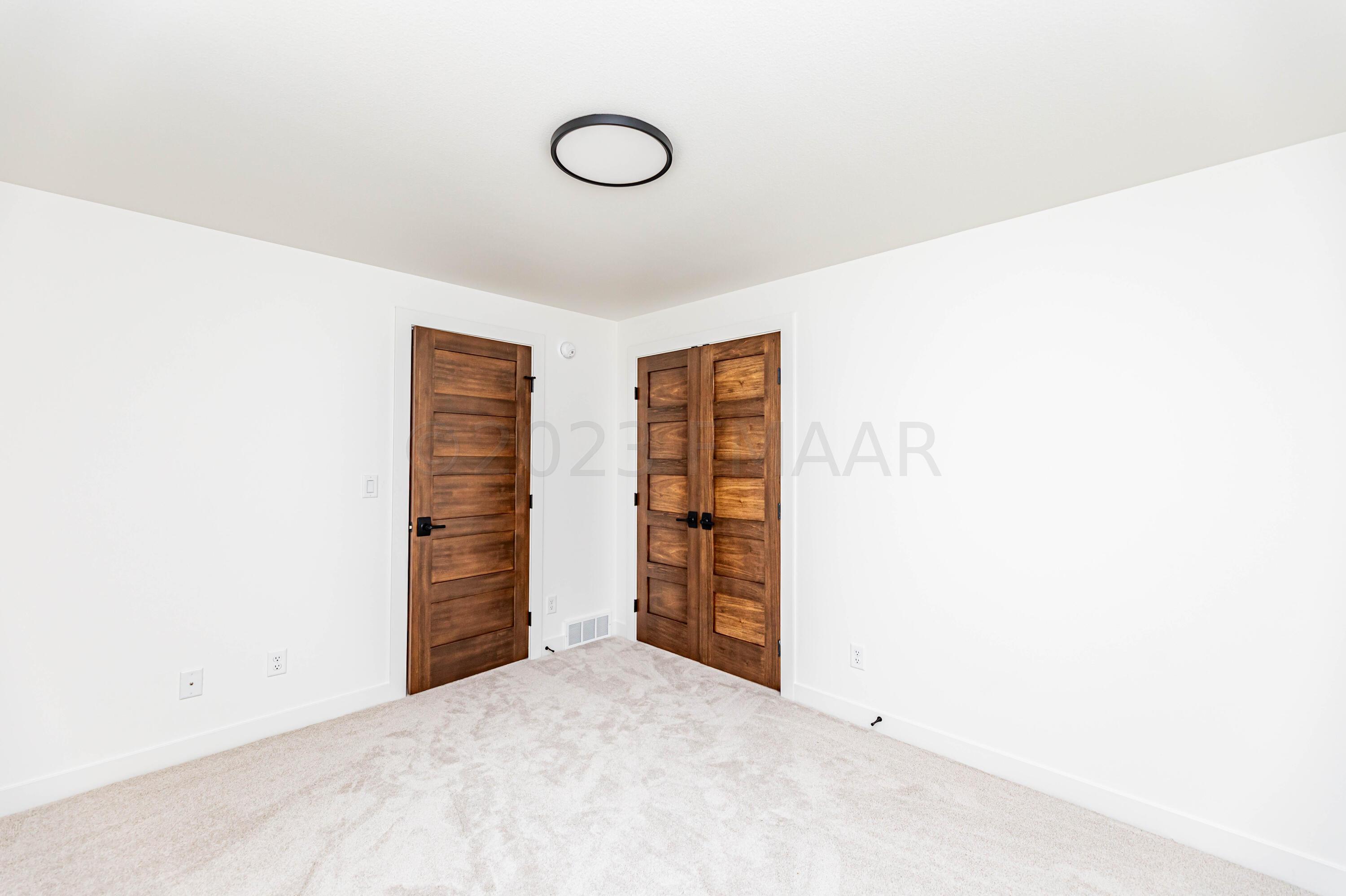 West Fargo, North Dakota 58078, United States, 5 Bedrooms Bedrooms, ,3 BathroomsBathrooms,Residential,Pending,60062