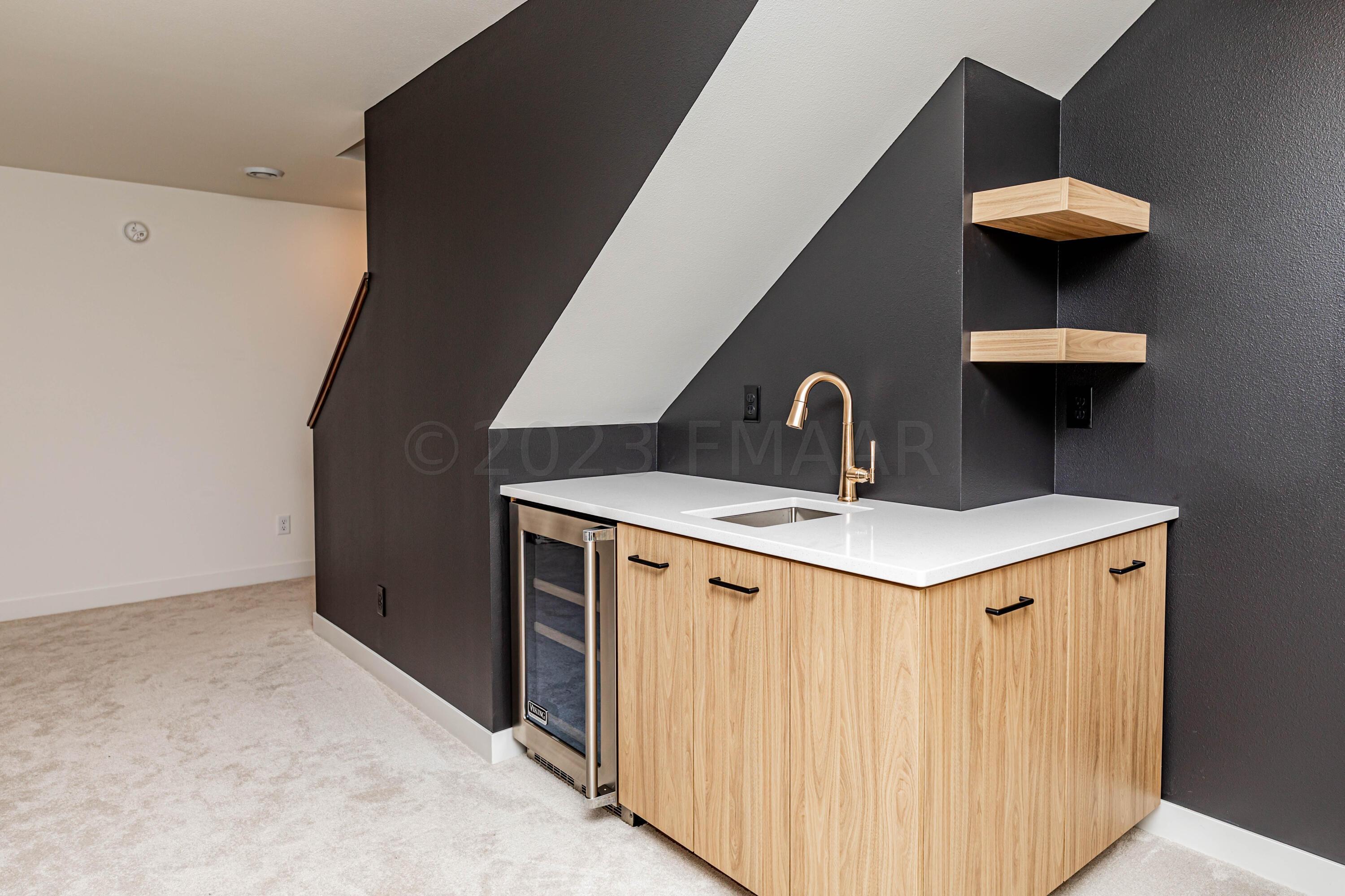 West Fargo, North Dakota 58078, United States, 5 Bedrooms Bedrooms, ,3 BathroomsBathrooms,Residential,Pending,60062