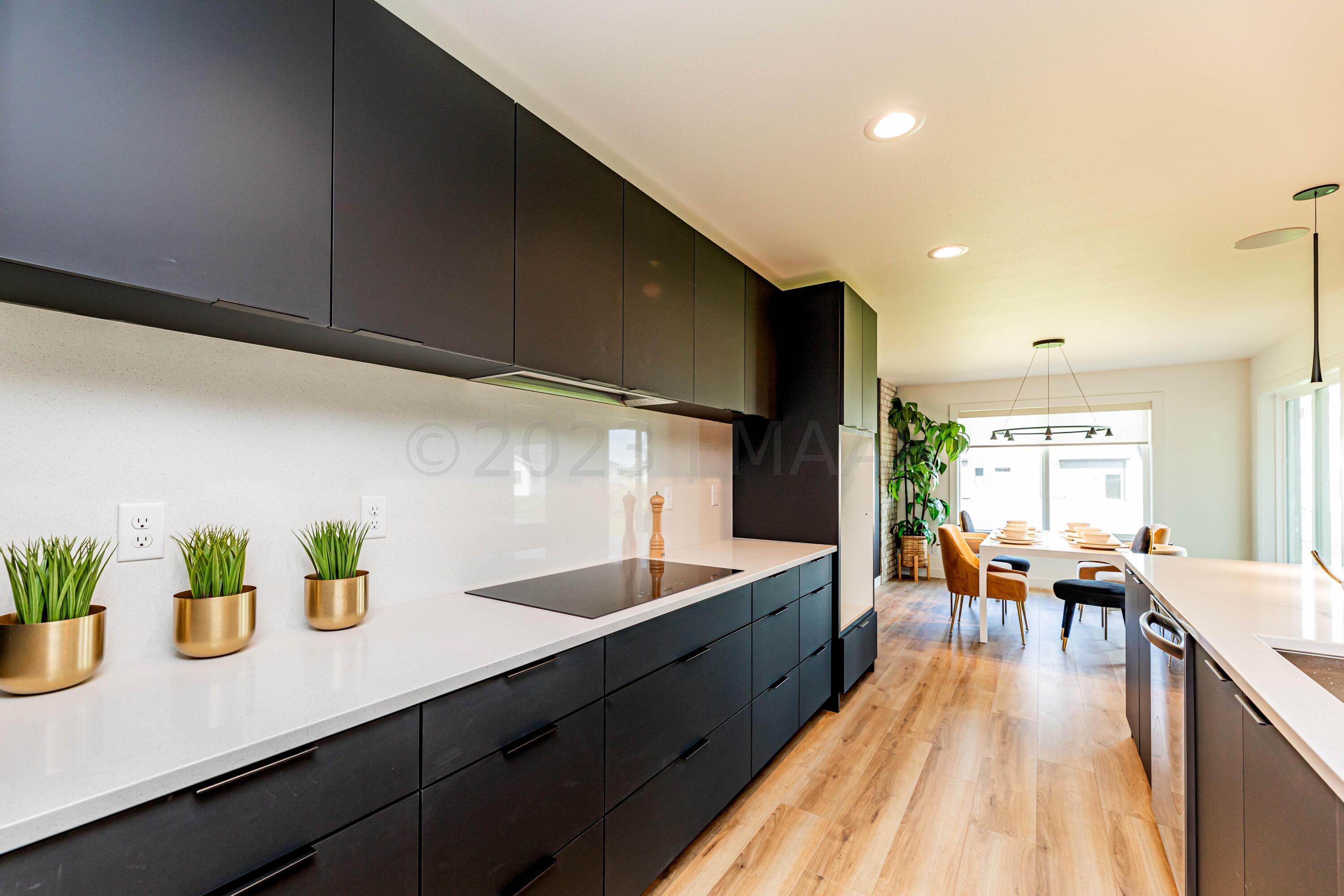 West Fargo, North Dakota 58078, United States, 5 Bedrooms Bedrooms, ,3 BathroomsBathrooms,Residential,Pending,60062