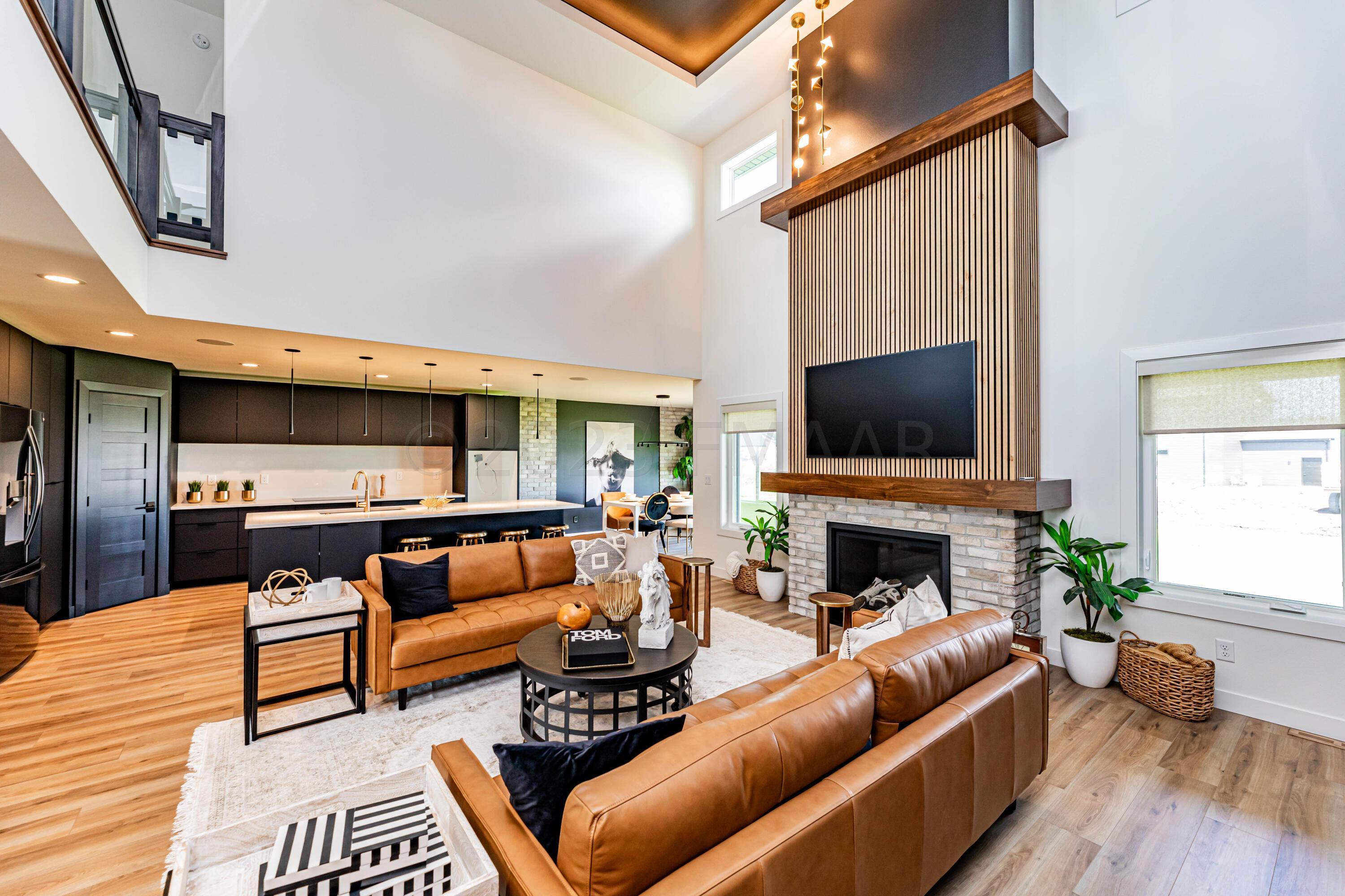 West Fargo, North Dakota 58078, United States, 5 Bedrooms Bedrooms, ,3 BathroomsBathrooms,Residential,Pending,60062