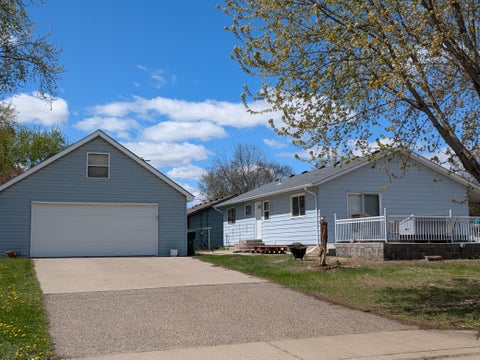 Homes For Sale - 2109 Yellowstone Trail<br/> Minneapolis, MN 55444