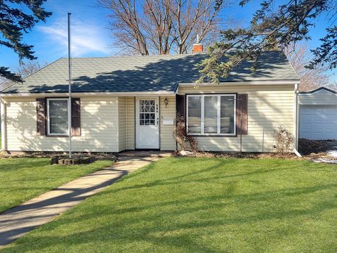 Homes For Sale - 506 E 2nd Street<br/> Martin County, Truman, MN 56088