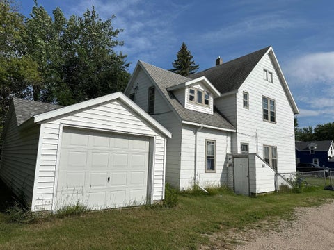 Multifamily For Sale - 415 1st Street<br/> Thief River Falls, MN 56701