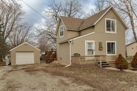 Homes For Sale - 305 1st Avenue<br/> Dodge Center, MN 55927