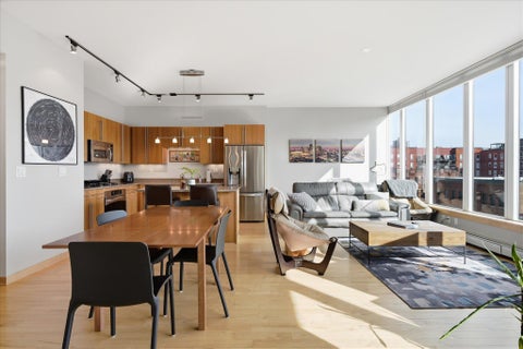 Condo For Sale - 215 10th Avenue<br/> Minneapolis, MN 55415