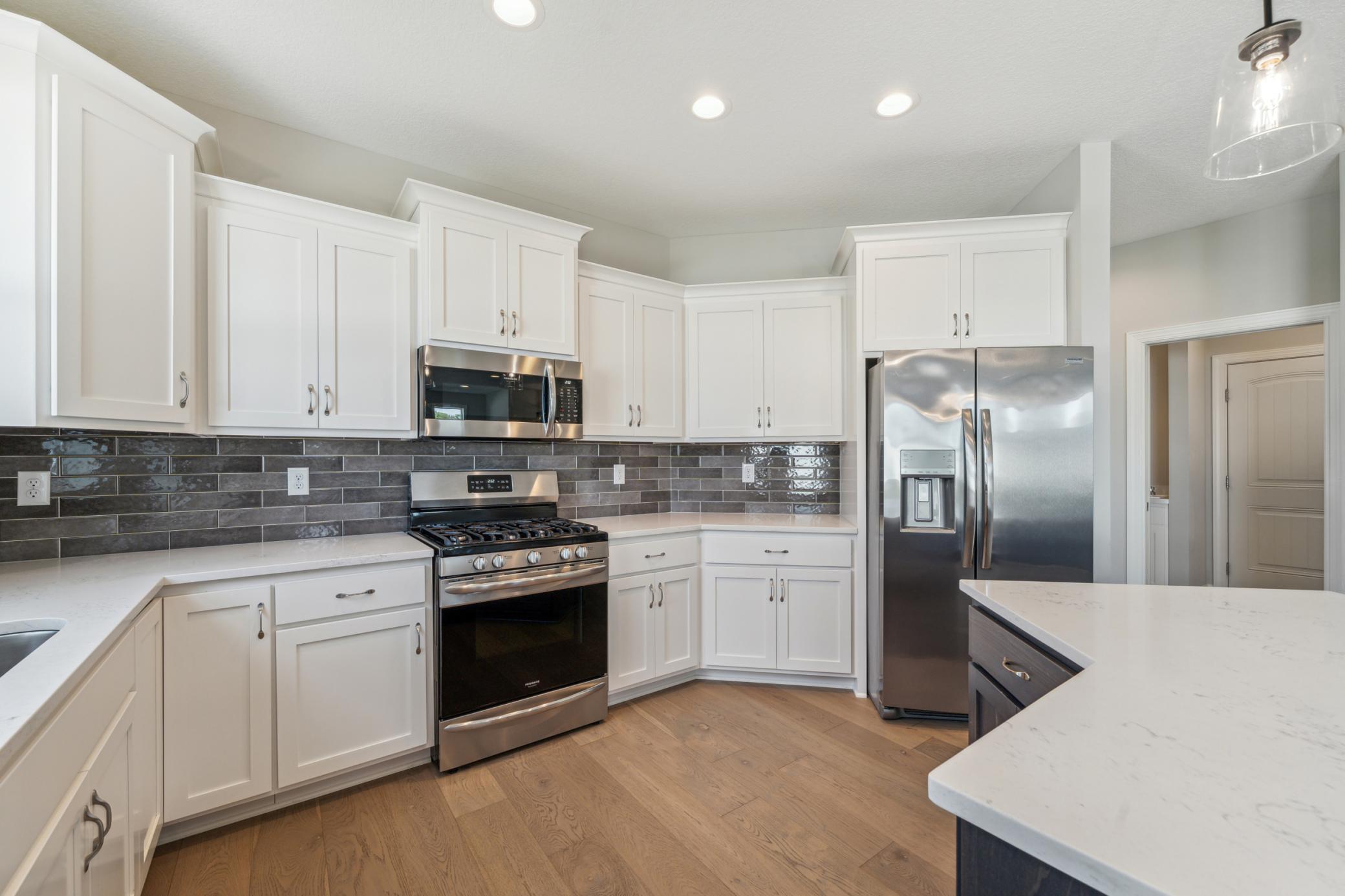 18528 Hexham Lane, Lakeville, Minnesota image 2
