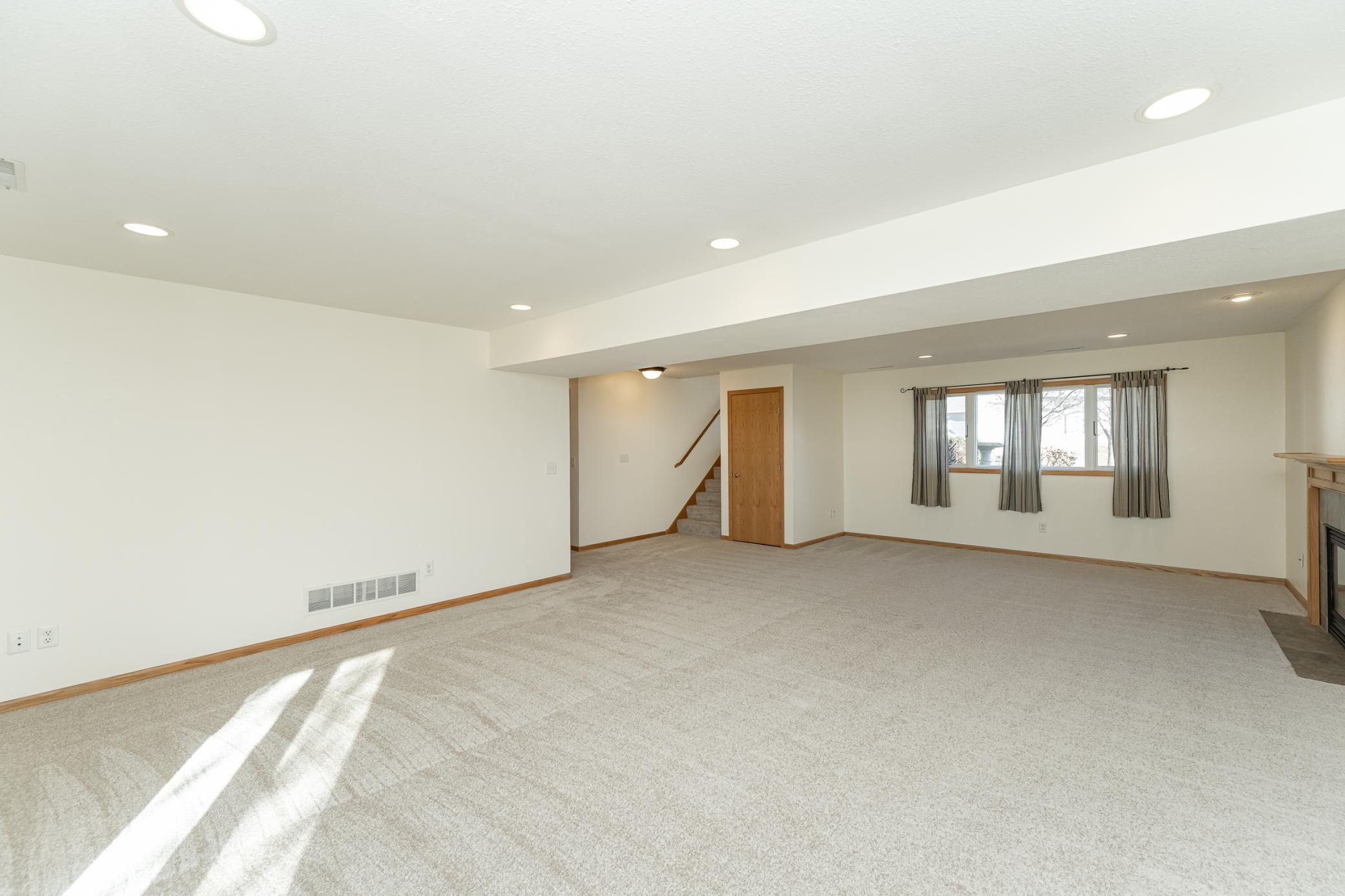 4512 Manor Park Drive, Rochester, Minnesota image 20