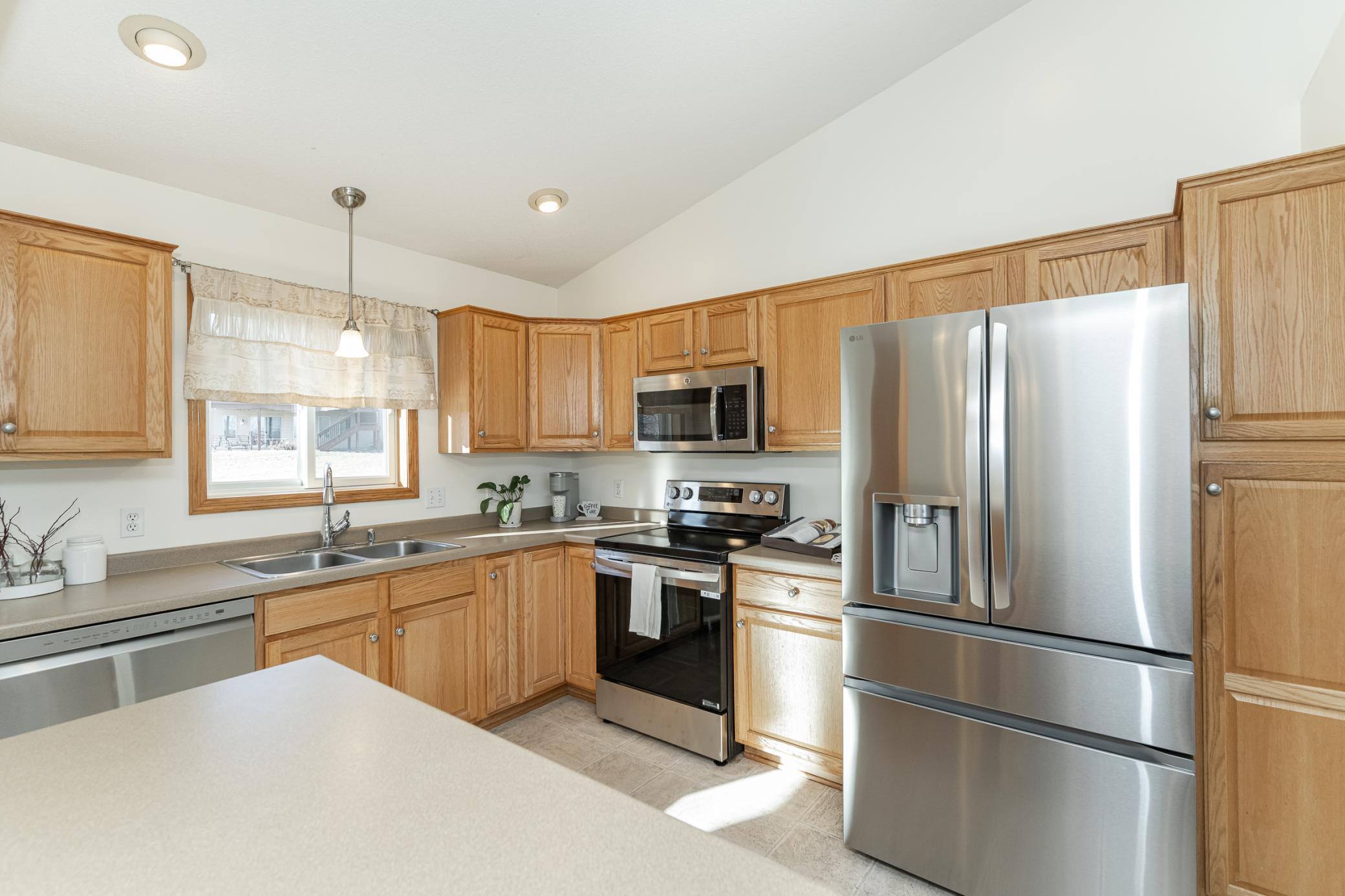 4512 Manor Park Drive, Rochester, Minnesota image 9