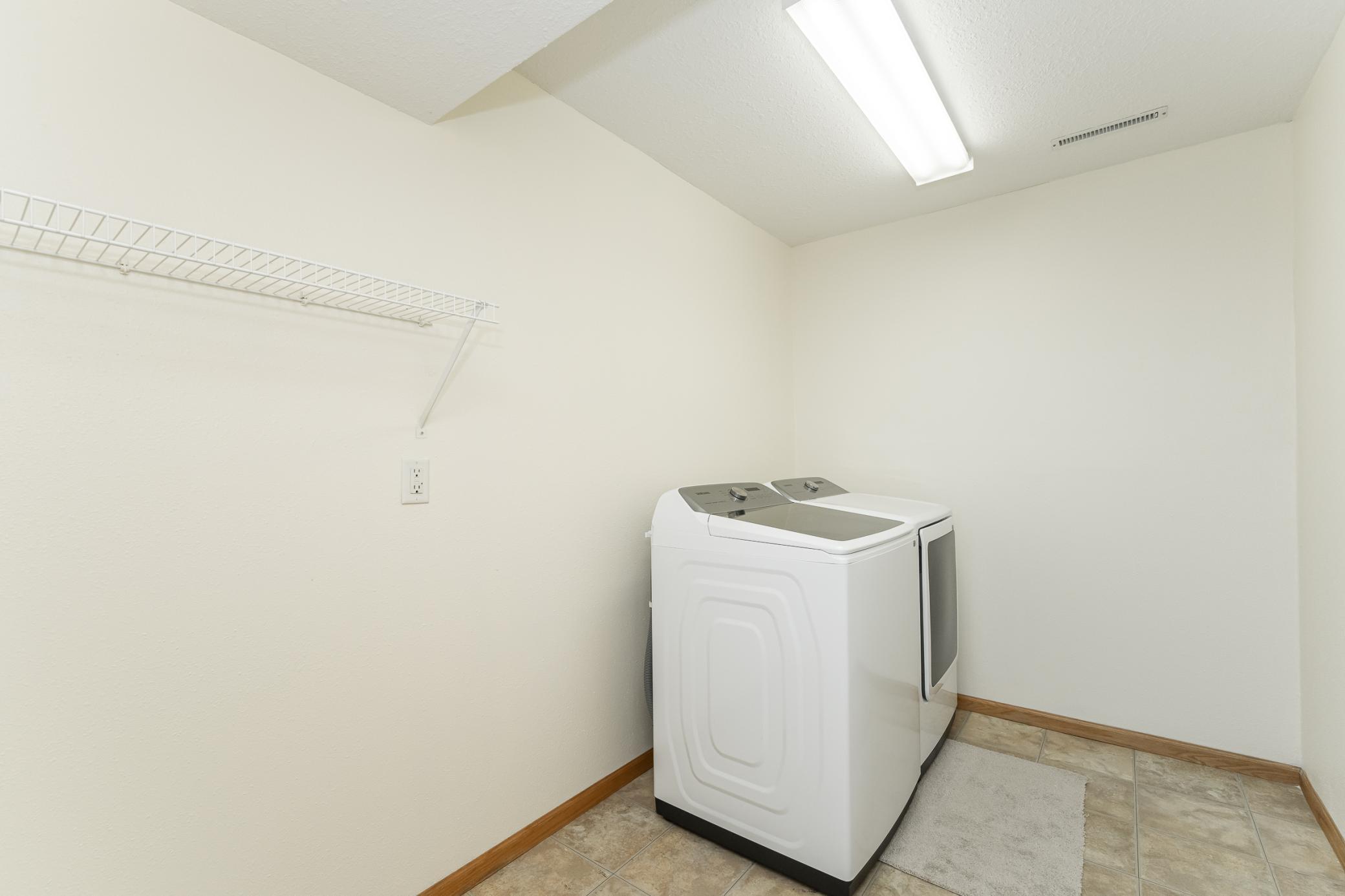 4512 Manor Park Drive, Rochester, Minnesota image 25