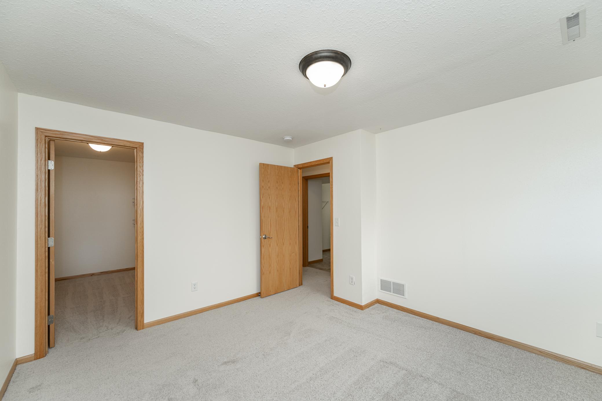 4512 Manor Park Drive, Rochester, Minnesota image 24