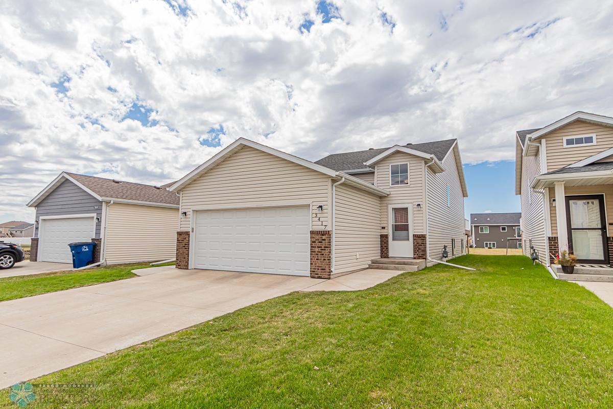 Moorhead, Minnesota 56560, United States, 4 Bedrooms Bedrooms, ,2 BathroomsBathrooms,Residential,Pending,55130