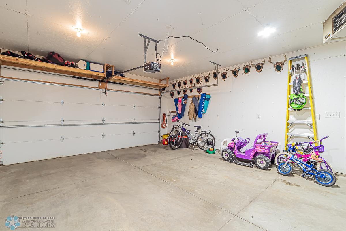 Moorhead, Minnesota 56560, United States, 4 Bedrooms Bedrooms, ,2 BathroomsBathrooms,Residential,Pending,55130