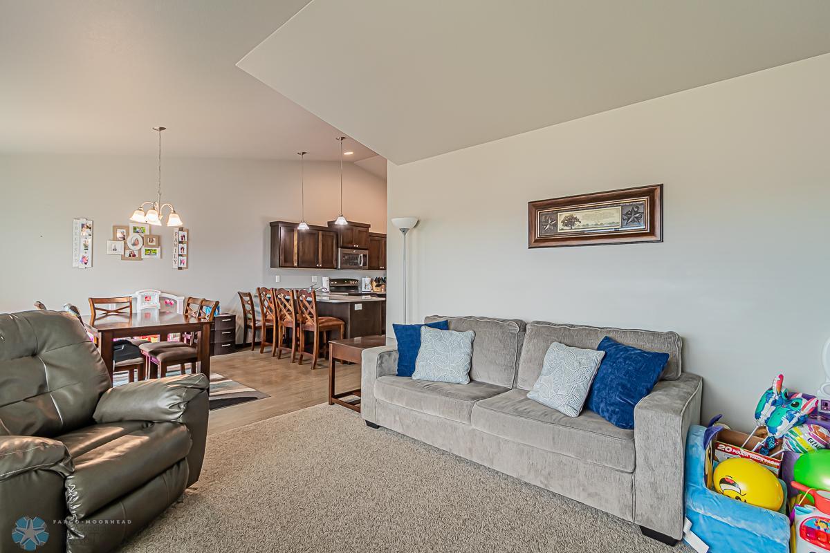 Moorhead, Minnesota 56560, United States, 4 Bedrooms Bedrooms, ,2 BathroomsBathrooms,Residential,Pending,55130