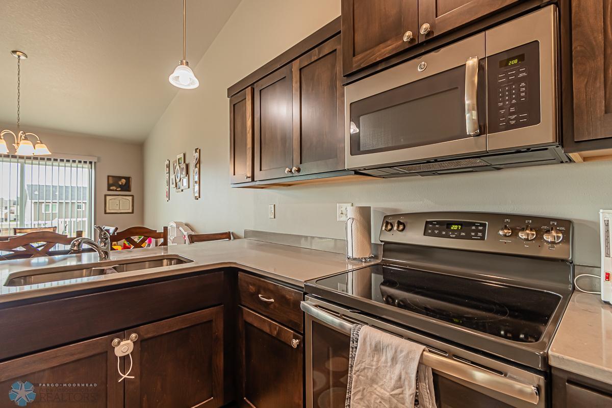 Moorhead, Minnesota 56560, United States, 4 Bedrooms Bedrooms, ,2 BathroomsBathrooms,Residential,Pending,55130