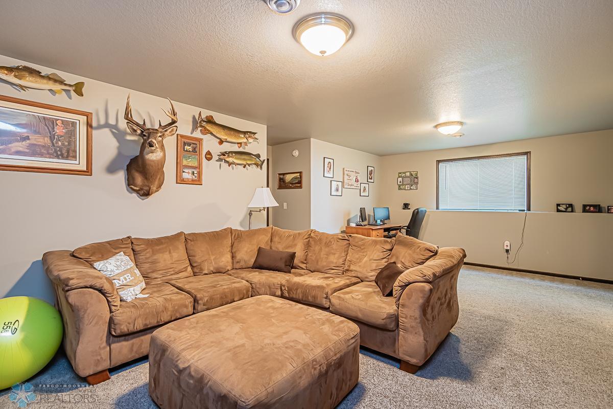 Moorhead, Minnesota 56560, United States, 4 Bedrooms Bedrooms, ,2 BathroomsBathrooms,Residential,Pending,55130