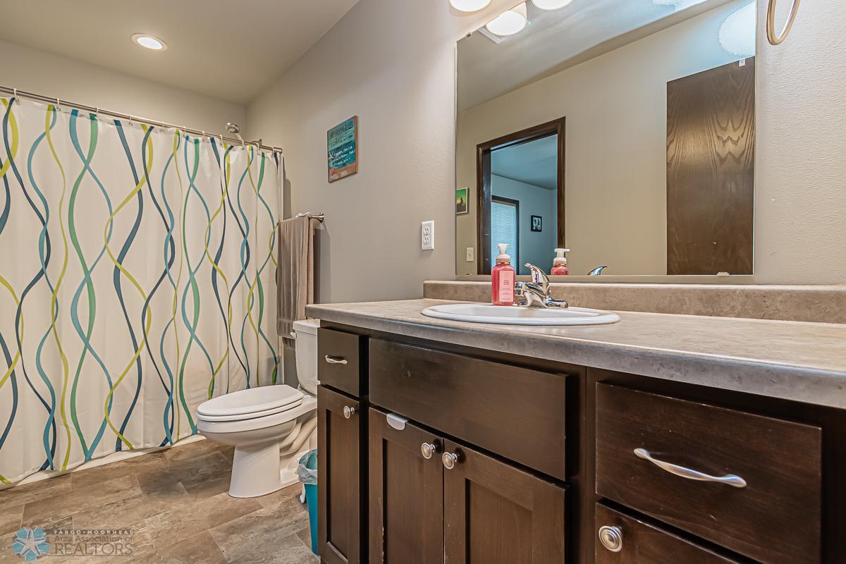 Moorhead, Minnesota 56560, United States, 4 Bedrooms Bedrooms, ,2 BathroomsBathrooms,Residential,Pending,55130