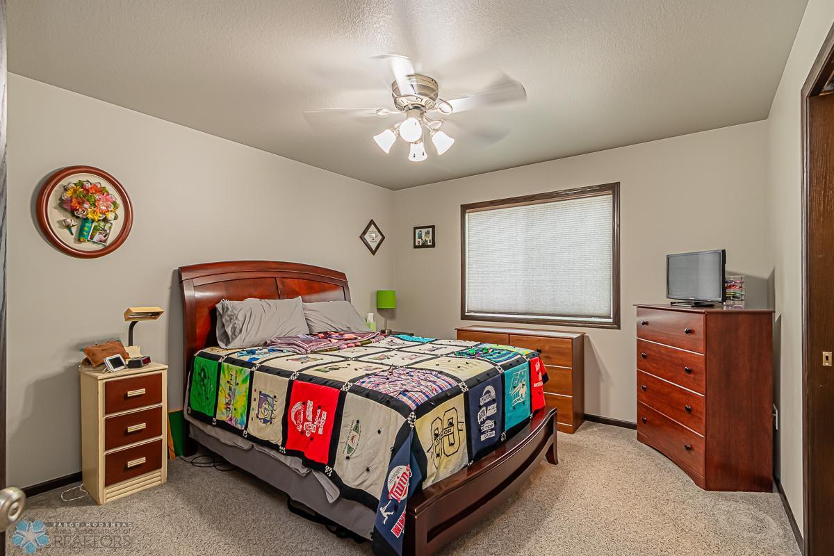 Moorhead, Minnesota 56560, United States, 4 Bedrooms Bedrooms, ,2 BathroomsBathrooms,Residential,Pending,55130