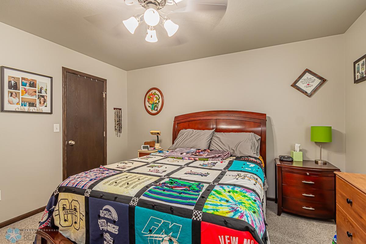 Moorhead, Minnesota 56560, United States, 4 Bedrooms Bedrooms, ,2 BathroomsBathrooms,Residential,Pending,55130