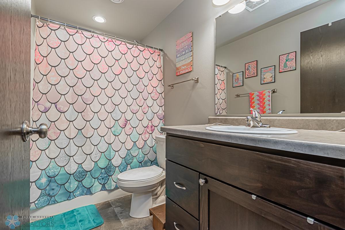 Moorhead, Minnesota 56560, United States, 4 Bedrooms Bedrooms, ,2 BathroomsBathrooms,Residential,Pending,55130