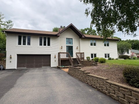 Homes For Sale - 13789 Holyoke Lane<br/> Saint Paul, MN 55124