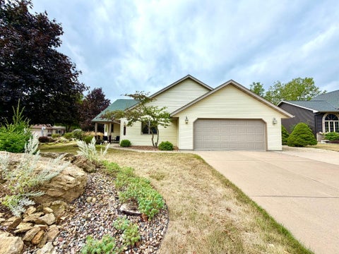 Homes For Sale - 2520 Sunny Meadow Lane<br/> Goodhue County, Red Wing, MN 55066