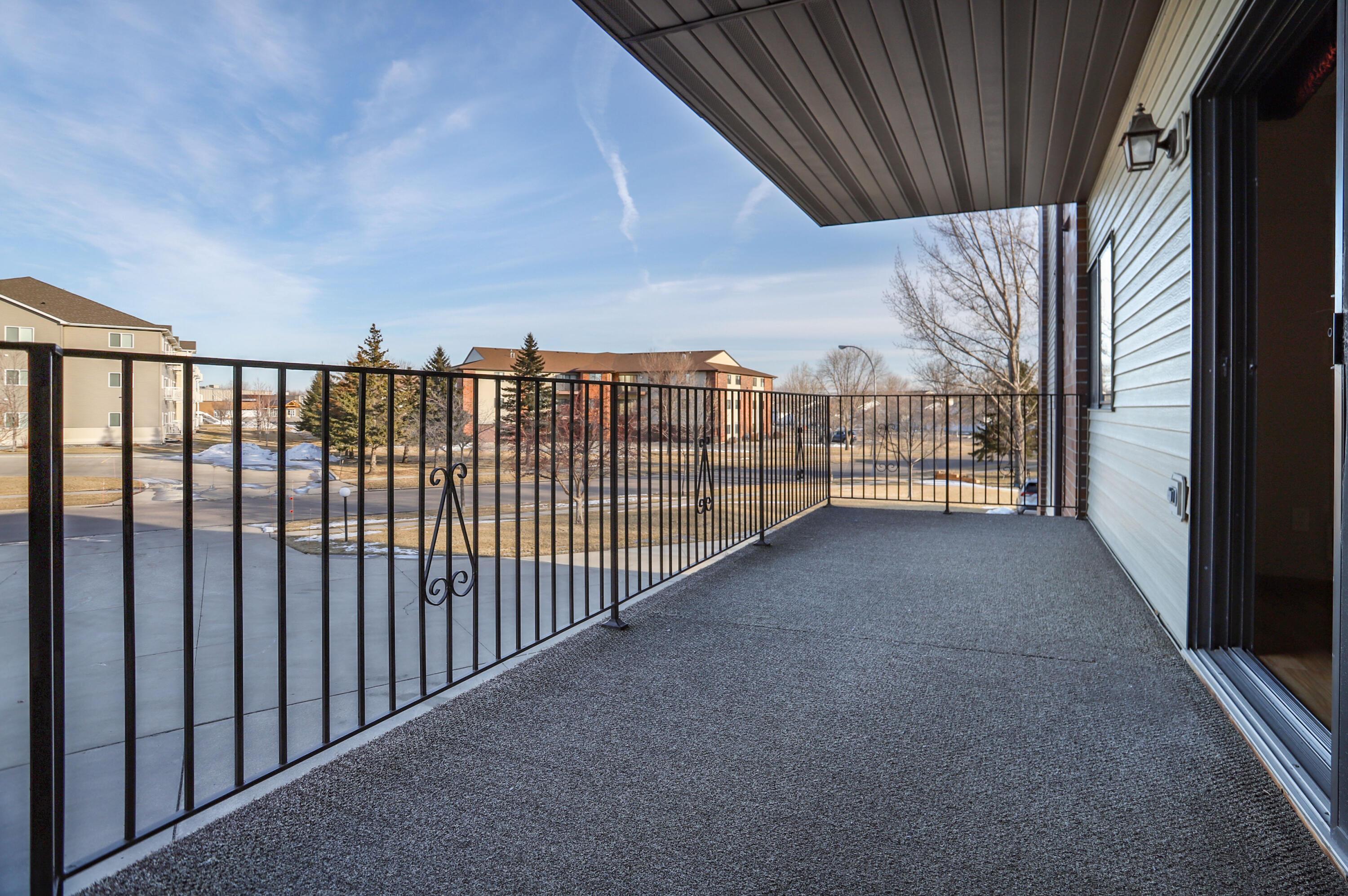 Fargo, North Dakota 58104, United States, 2 Bedrooms Bedrooms, ,2 BathroomsBathrooms,Residential,Pending,64446