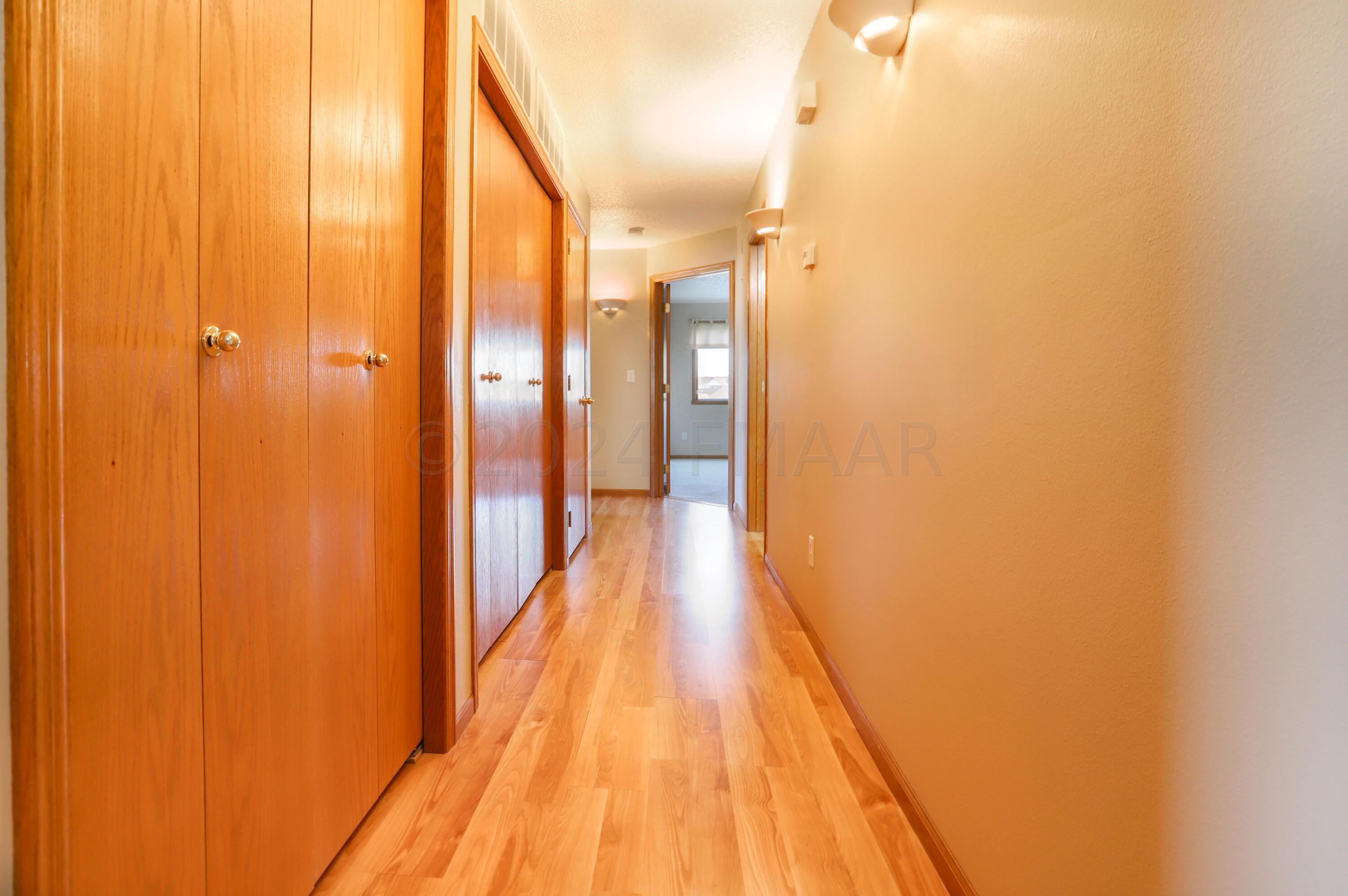 Fargo, North Dakota 58104, United States, 2 Bedrooms Bedrooms, ,2 BathroomsBathrooms,Residential,Pending,64446