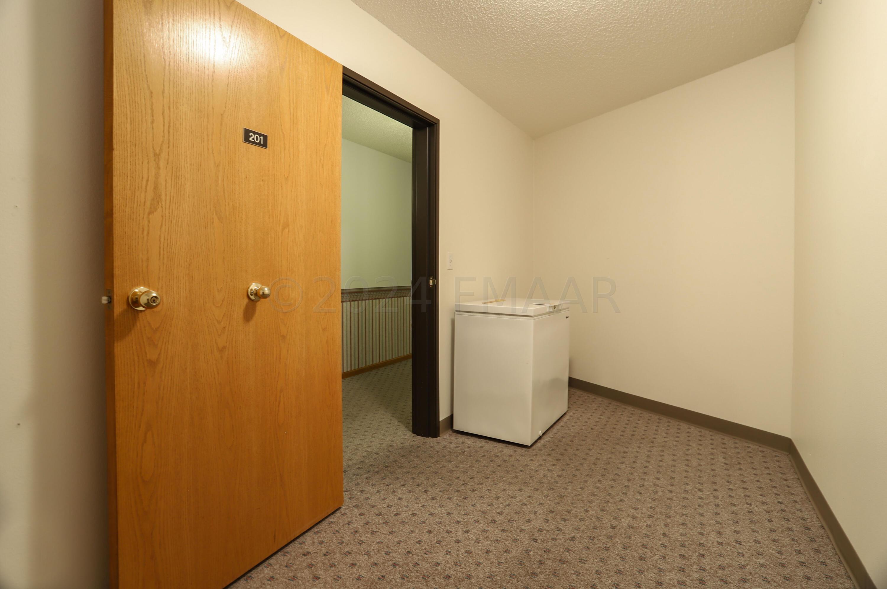 Fargo, North Dakota 58104, United States, 2 Bedrooms Bedrooms, ,2 BathroomsBathrooms,Residential,Pending,64446