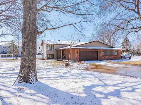 Homes For Sale - 1203 79 1/2 Street<br/> Victoria, MN 55386